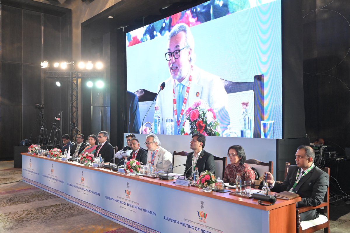SEforALLorg's tweet photo. ⚡BRICS nations drive 43% of global energy demand. That share grows 3% every year.

That's why at the 11th BRICS Energy Ministers' Meeting in 🇮🇳, @StefanoMargucc1 championed #energyefficiency as the fastest, cheapest lever for growth, #energysecurity and climate goals. 🧵 (1/2) https://t.co/vy8R2rHGtv