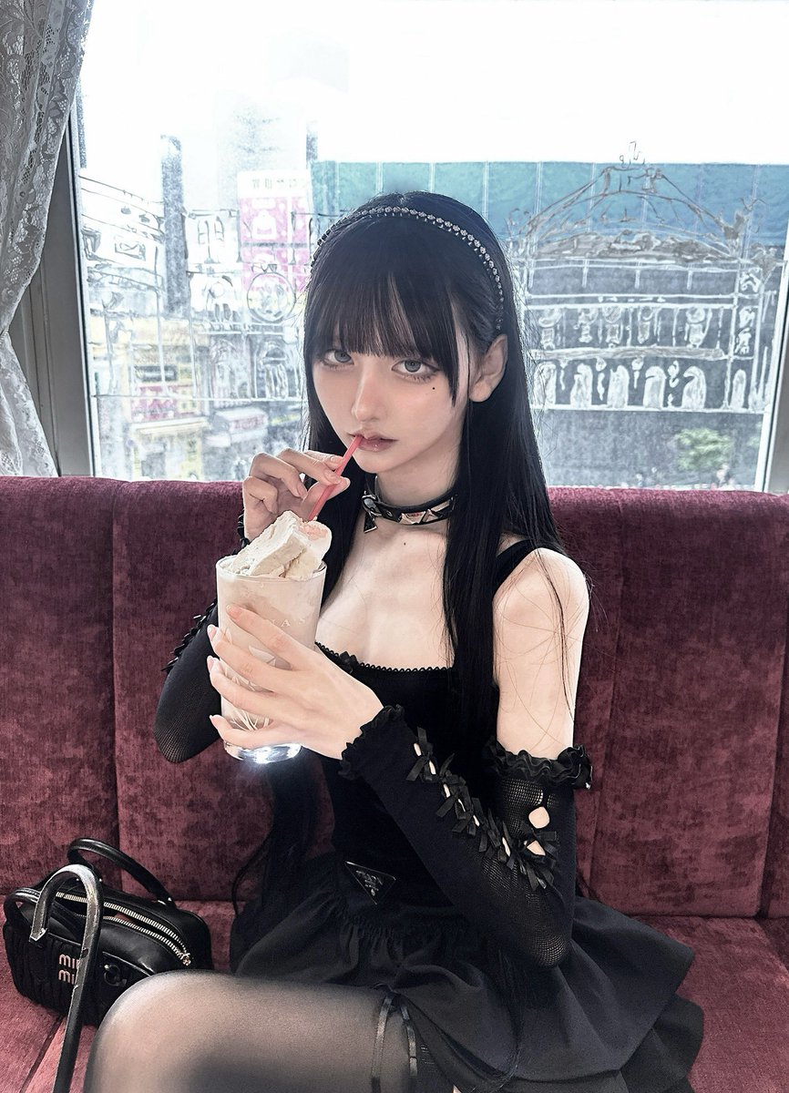 takane_daily's tweet photo. 目に光無い https://t.co/Q8i41aUfts
