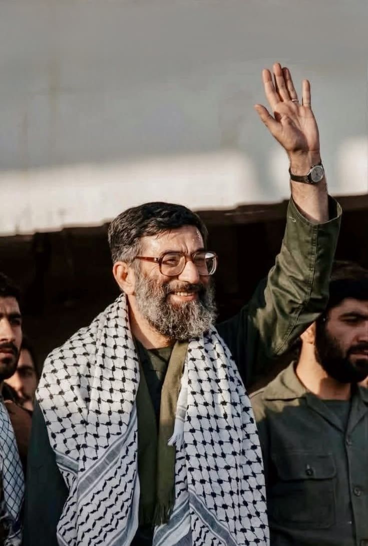 mafiiifateme's tweet photo. می‌شود نروید؟! می‌شود ما را تنها نگذارید؟!
#باید_برخاست 
#کشور_دوست https://t.co/rtnx4NiKuw