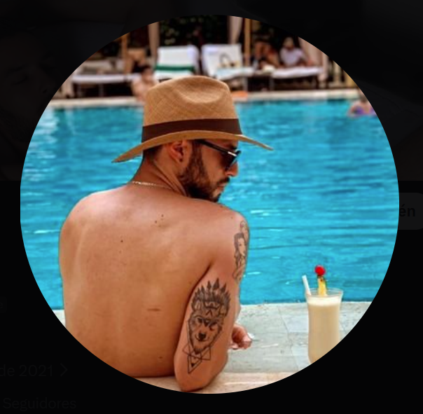Matador000's tweet photo. Hice una caricatura sobre Abelardo, luego un fan de Abelardo me contesta un poco indignado, yo me pregunto: ¿Quién será este buen hombre que mi caricatura ha ofendido?, miro su perfil y ¡oh sorpresa!.

Es un clon de Abelardo.

Es tan milagroso que ya se clonan. https://t.co/jl3mt7TxC5
