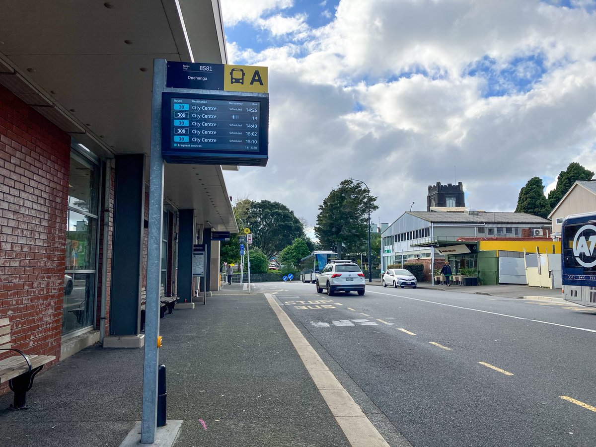 af_ect_on's tweet photo. もちろんホテルでダラダラ過ごす筈もなく。
バスを乗り継いでオークランド市街地まで。クライストチャーチのバスは乗車時のみタッチ決済だけど、オークランドは路線が多いためか乗車時下車時それぞれタッチ決済する仕様。

#ぼんかな星見のNZ旅 https://t.co/RpMHCgnDQK