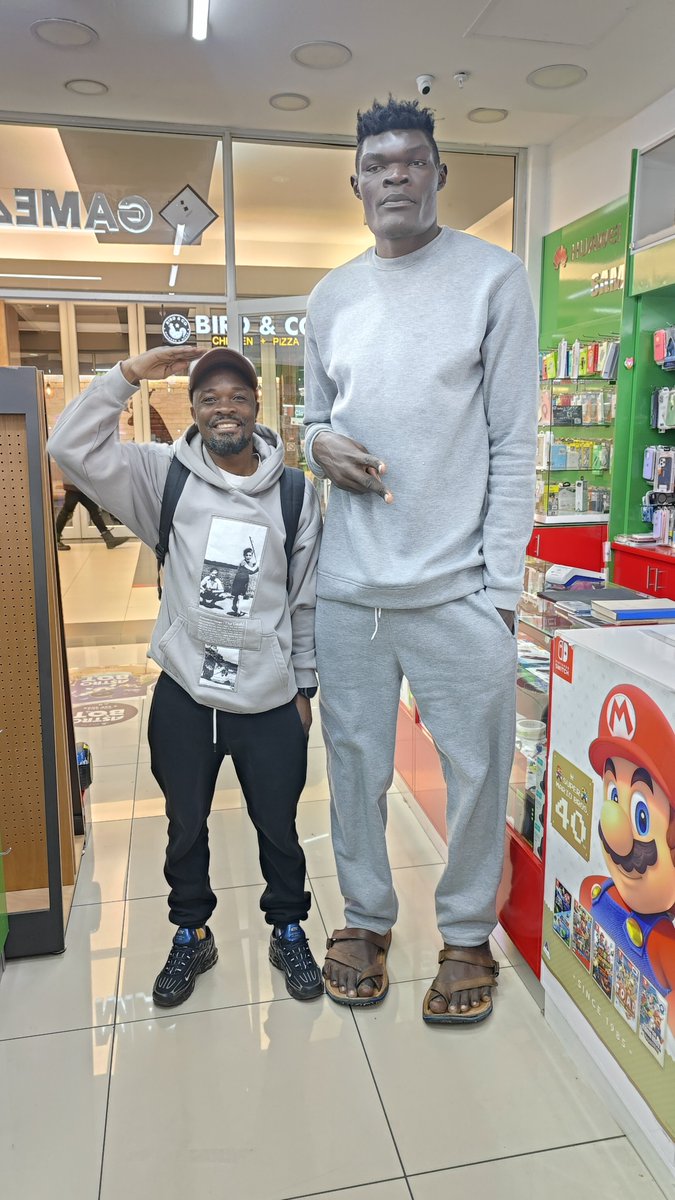 GeneralplugUno's tweet photo. Am too tall guys 🤣🤣🤣 https://t.co/9hCXvfNPIj