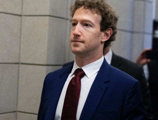 cmutsangya's tweet photo. Mark Zuckerberg was played by Jesse Eisenberg in the movie The Social Network (2010). https://t.co/QaGOWlSf3M