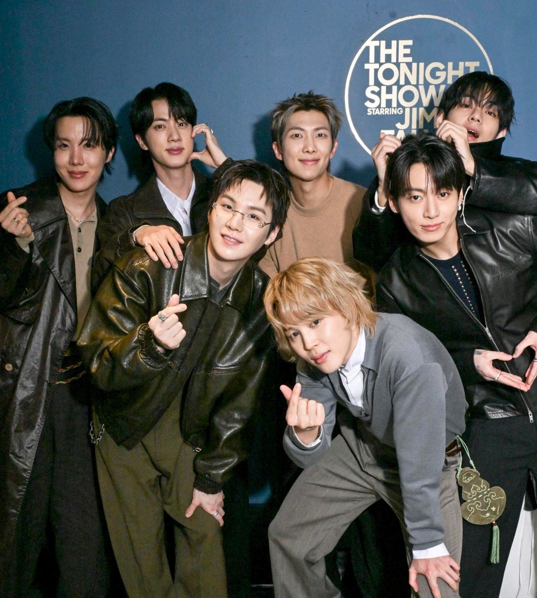 karkonzana's tweet photo. With more than 55 billion views, BTS is the most-viewed K-pop artist on YouTube. https://t.co/NVX4oITscn