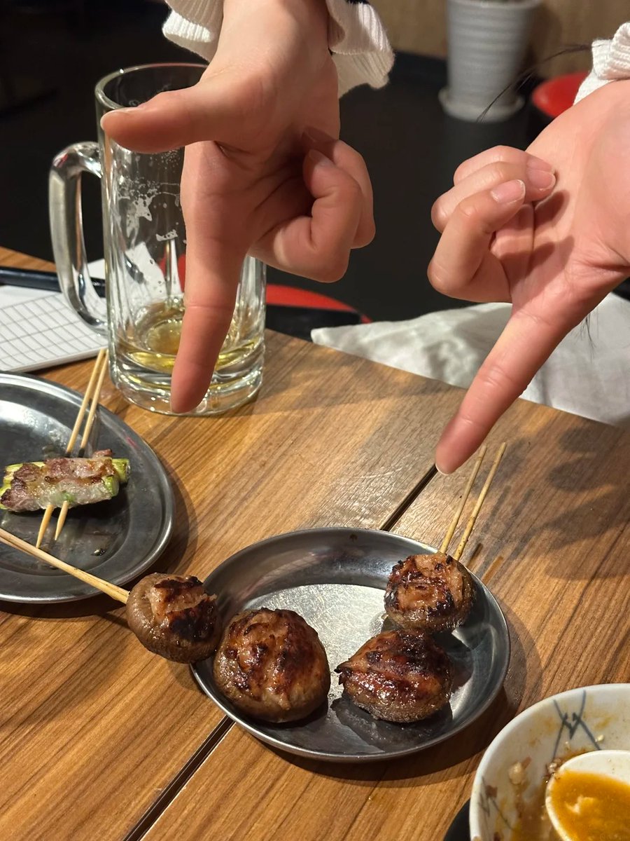 look58975's tweet photo. 友達と探しまくってた心斎橋の深夜焼き鳥。ビールと合わせて、最高。🍢🍺 https://t.co/2NgVtGl9x9