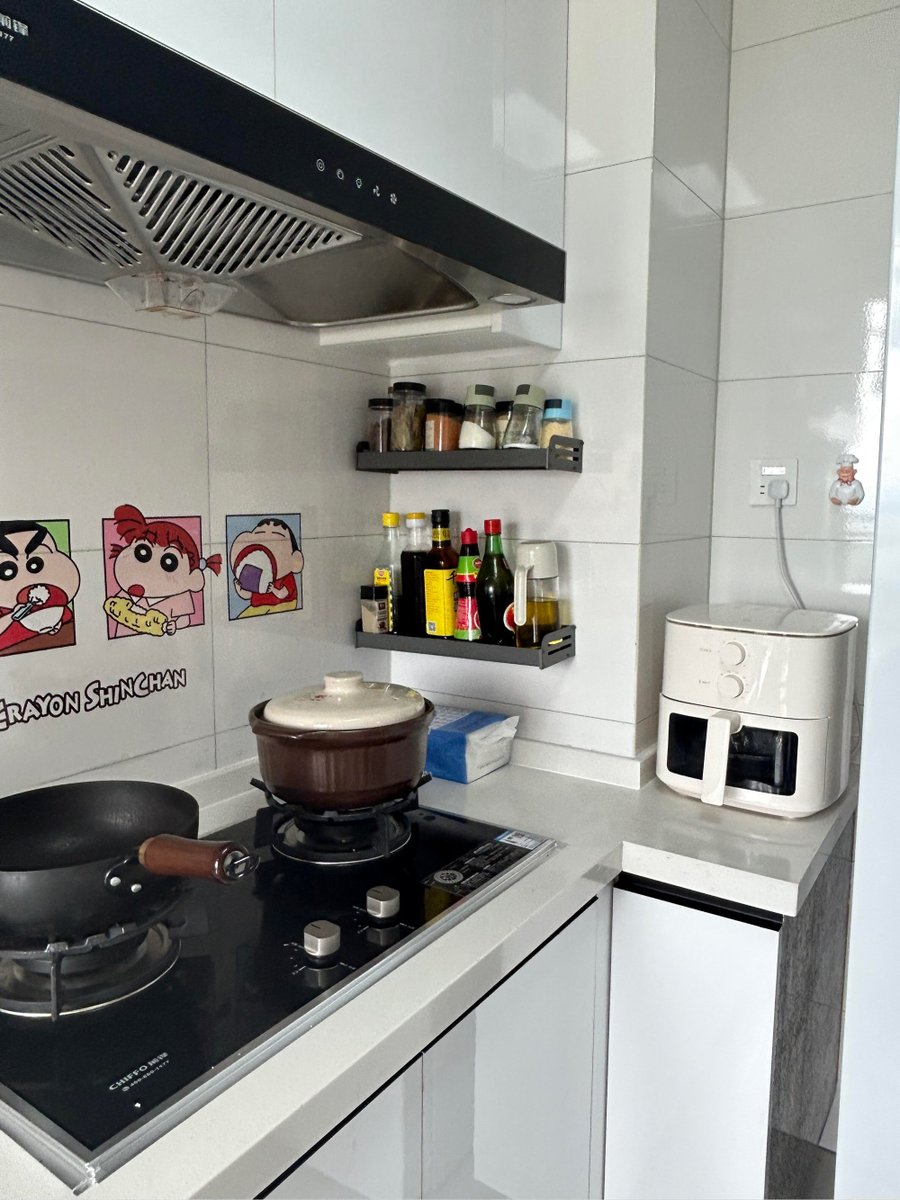 kathy1989's tweet photo. From eating instant noodles daily to cooking homemade warm meals with my roommate every night – small changes make big days. https://t.co/OShYGEnalH