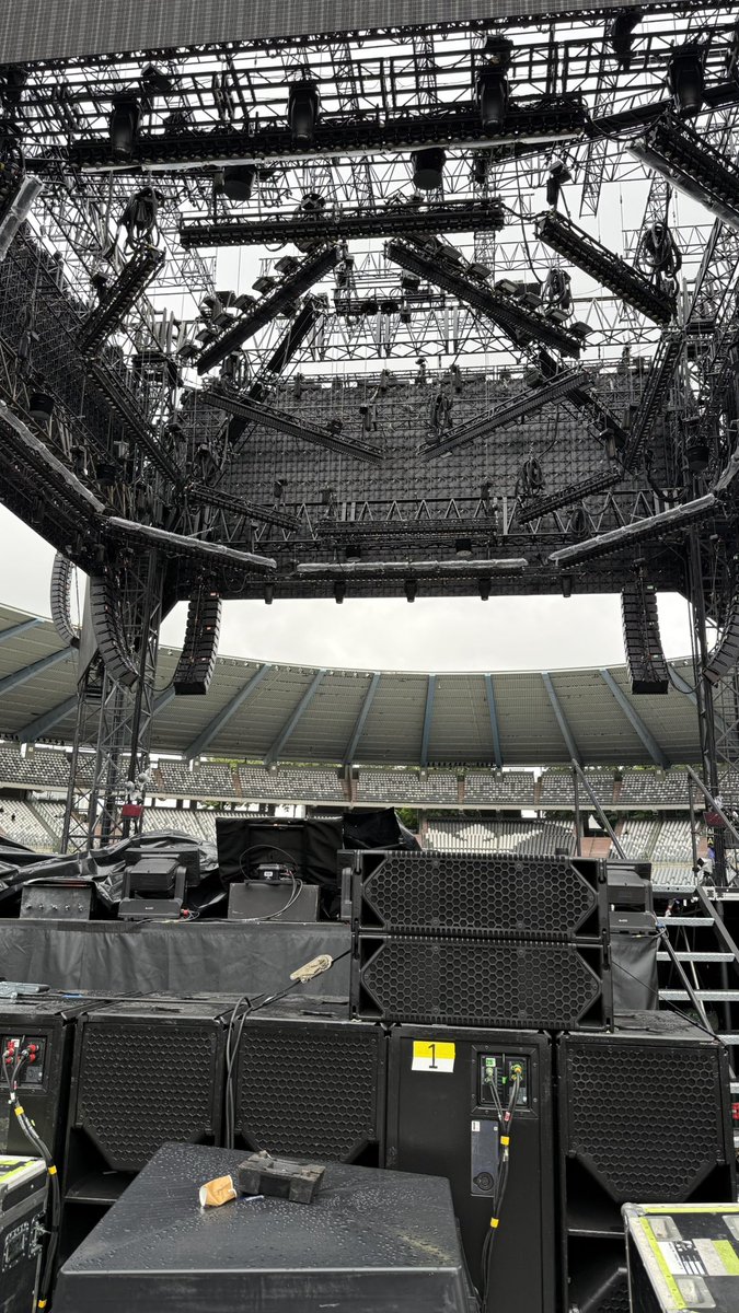 Milika_dw's tweet photo. Welp- #BTS_ARİRANG_BRUSSELS https://t.co/FwG6RW96pb