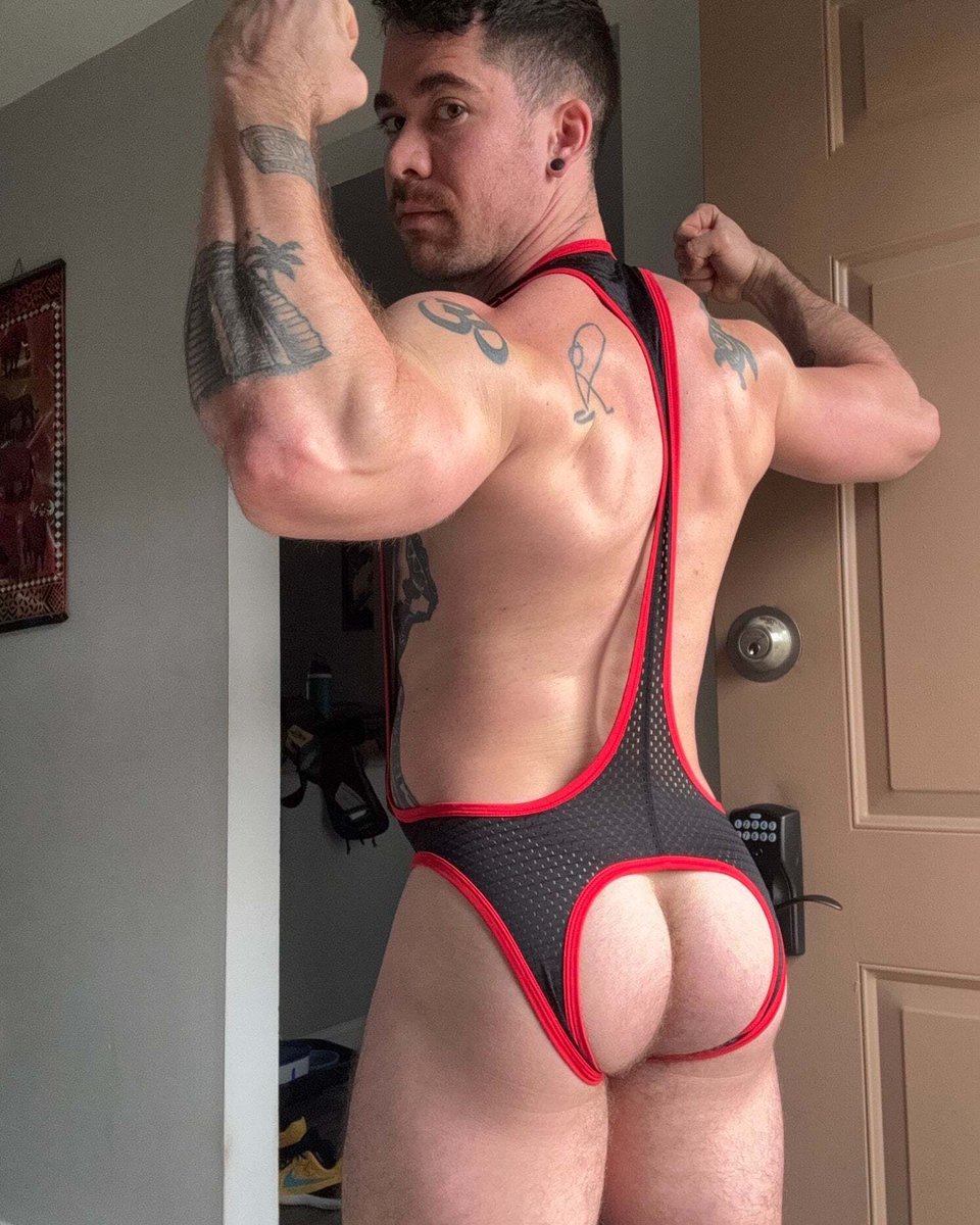 Gruffpup's tweet photo. π³οΈβπ EVERYTHING is on Sale for Pride Month! Check it out β‘οΈ https://t.co/hnNUTeRD2b β¬
οΈ The Easy Release Mesh Zipper Bodysuit β‘οΈ https://t.co/bay5Ryeoqp β¬
οΈ The Stud: @Thatyogafvcker #bear #gay #handsome #scruff #scruffy #bodybuilder #hairy #furry #otter #jock #yoga #yogi #tatts #tattoos #cub