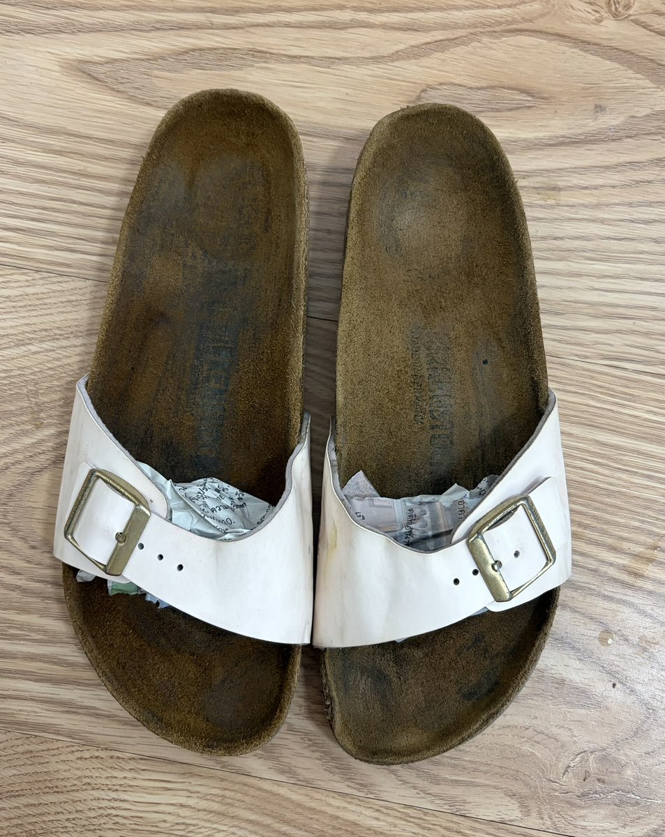 tutoniea's tweet photo. 𐄙ส่งཾต่อ𓂂  Birkenstocks madrid  สีชมพูอ่อน Size 38 (24.5)  ཾ♡਼   
790 th𓈒b
     ♡֯^༷ ᱹ ᱹܴࠖ ᱹ֯ಣ     ਼f𓈒r݁ee s݂hippingཾ𐄙
#ส่งต่อbirkenstock #birkenstockมือสอง #ส่งต่อรองเท้า #ส่งต่อbirken #birkenstockthailand #ส่งต่อเครื่องสำอางค์ #ส่งต่อเสื้อผ้า https://t.co/kNzFnuC8NT