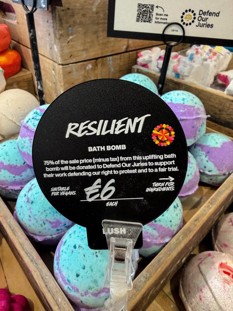 DefendOurJuries's tweet photo. SPOTTED IN LEEDS

Resilient bath bombs are everywhere, and the photos are coming in from Defend Our Juries supporters 🛁

75% of all retail sales will help to Defend Our Juries.

https://t.co/PGn8YpIZ9e https://t.co/xIq27hnP7W