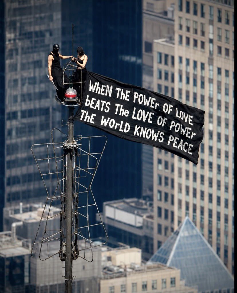 meedothepotato's tweet photo. the bar has been set even higher bcs hello??? climbed on top of the empire state building protesting in batman and catwoman attire and then got engaged there?? holy shit https://t.co/1RcvcClUT5