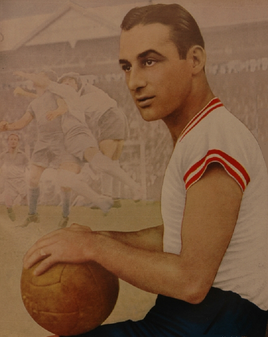 gustavocardone's tweet photo. Un 2 de julio pero de 1912 nacía Sebastián Santos Sirni, un ganador. “Lo mío no es suerte, es colocación”, sostenía. Fue socio de River hasta alcanzar la categoría de Vitalicio. “LAS REDES MILLONARIAS” (2025, de quien escribe por @abarcaredic) con fotos e ilustraciones: $45 mil. https://t.co/uBwW8jWkYC