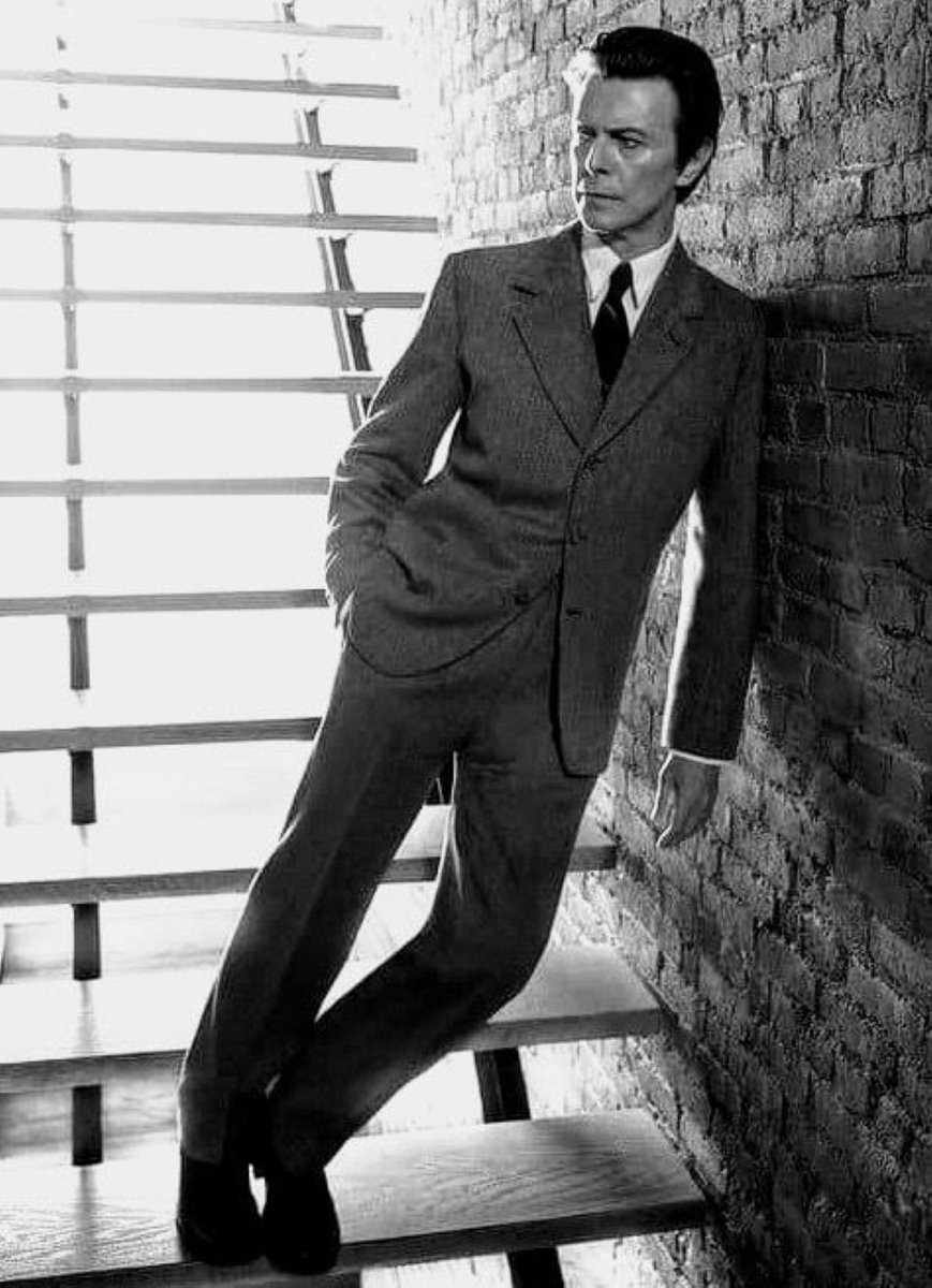 Claudestar2012's tweet photo. #DavidBowie - 2002 - by Markus Klinko. https://t.co/YHMCuVH15z