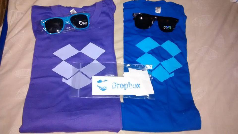 jofpin's tweet photo. Cuando era adolescente, prácticamente todas las camisetas que usaba eran regalos enviados por empresas de Silicon Valley, después de reportarles vulnerabilidades de seguridad. Nunca tuve que comprar camisetas.

Dropbox, Mozilla, Rackspace, Apigee, Bugcrowd y muchas más. Durante varios años, todos los días parecía un aviso publicitario.😂
