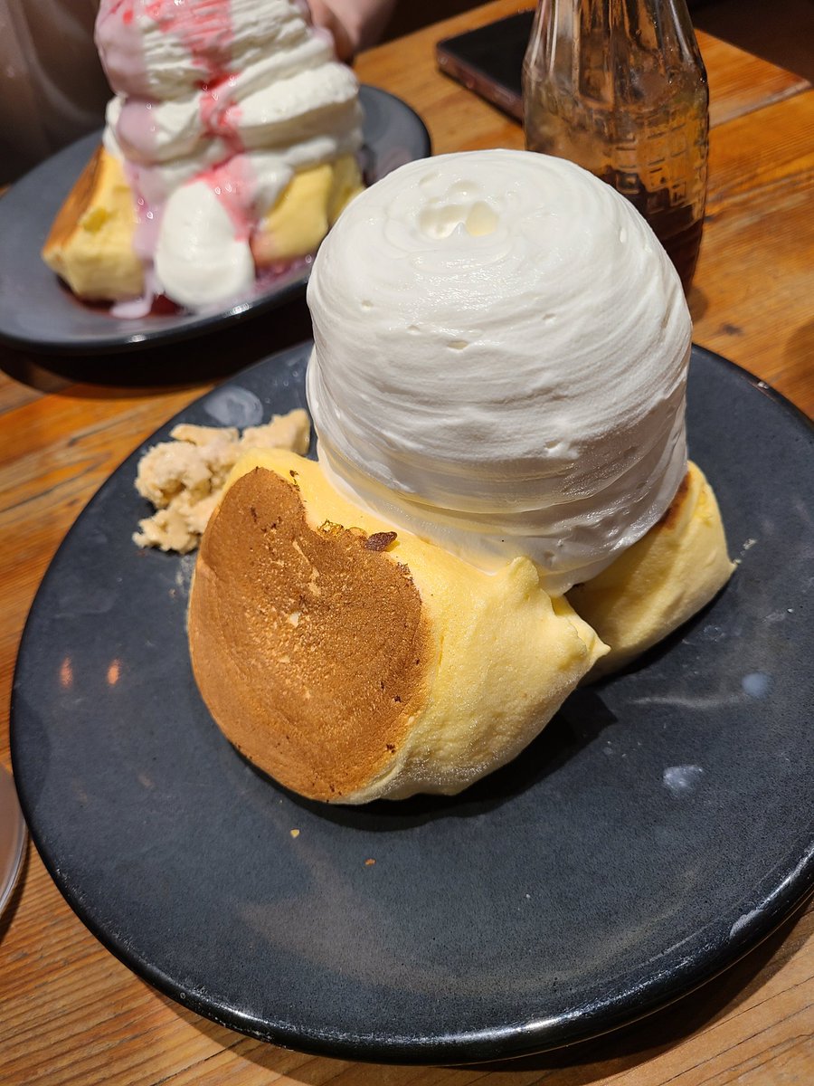 yuto___p's tweet photo. クソデカパンケーキでも見て🥞 https://t.co/O2O2zrYV3H