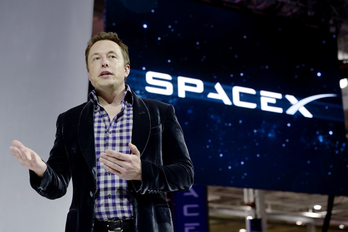 indastlive's tweet photo. Elon Musk trilyoner statüsünü kaybetti ama hâlâ dünyanın en zengin kişisi.

• SpaceX hisselerindeki yüzde 6,2'lik düşüşün ardından Elon Musk'ın net serveti 59 milyar dolar azalarak 994,1 milyar dolara geriledi https://t.co/1cw2XCcusB