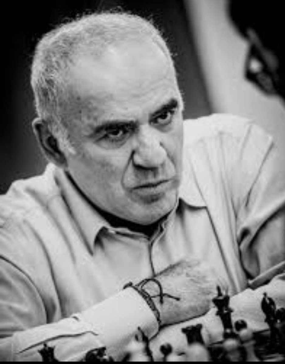 DakdaR22's tweet photo. "In 2014, Putin basically broke all the international rules. 
He violated every treaty Russia signed, all the guarantees given to Ukraine.

 The problem is the other side: Americans, Brits, Europeans – they did nothing, despite the 1994 guarantee to Ukraine for its sovereignty and borders by the United States, Great Britain and Russia in exchange for Ukraine giving up the third-largest nuclear arsenal."

- Garry Kasparov 

True..!
Well said..
🫡