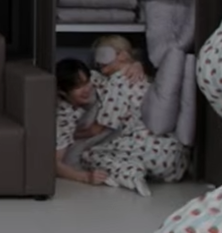 pinksunflwred's tweet photo. N HE'S JUST SMILING THE WHOLE TIMEEEEEE HE'S HAPPY TO BE CAUGHT BY HIS BABY https://t.co/hL3fvb51oF