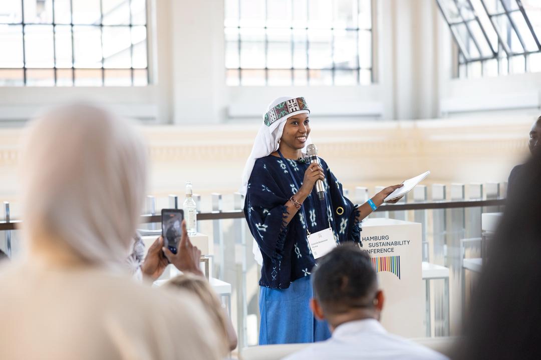 Unicefniger's tweet photo. At 24, Ghaichita championed #Sahel youth resilience at #HSC2026. Meeting @UN &amp; @UNICEF leaders, she urged for climate investment &amp; highlighted @BMZ_Bund's #Sahel Project—a joint @UNICEF, @WFP &amp; @giz_gmbh initiative boosting local services &amp; engagement. 🇳🇪 https://t.co/ZJRldnOjeZ