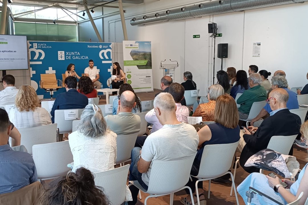 fjuanadevega's tweet photo. 🏡 O proxecto europeo @Down2Earth_IRE presentou EIRA, un espazo para impulsar a gobernanza dos datos e a innovación aplicada ao desenvolvemento rural. 

A @fjuanadevega, entidade socia en Galicia, coorganizou hoxe a xornada con AGADER e
@amtega.

ℹ️ https://t.co/EzloFnL899 https://t.co/HrsS8jFsix