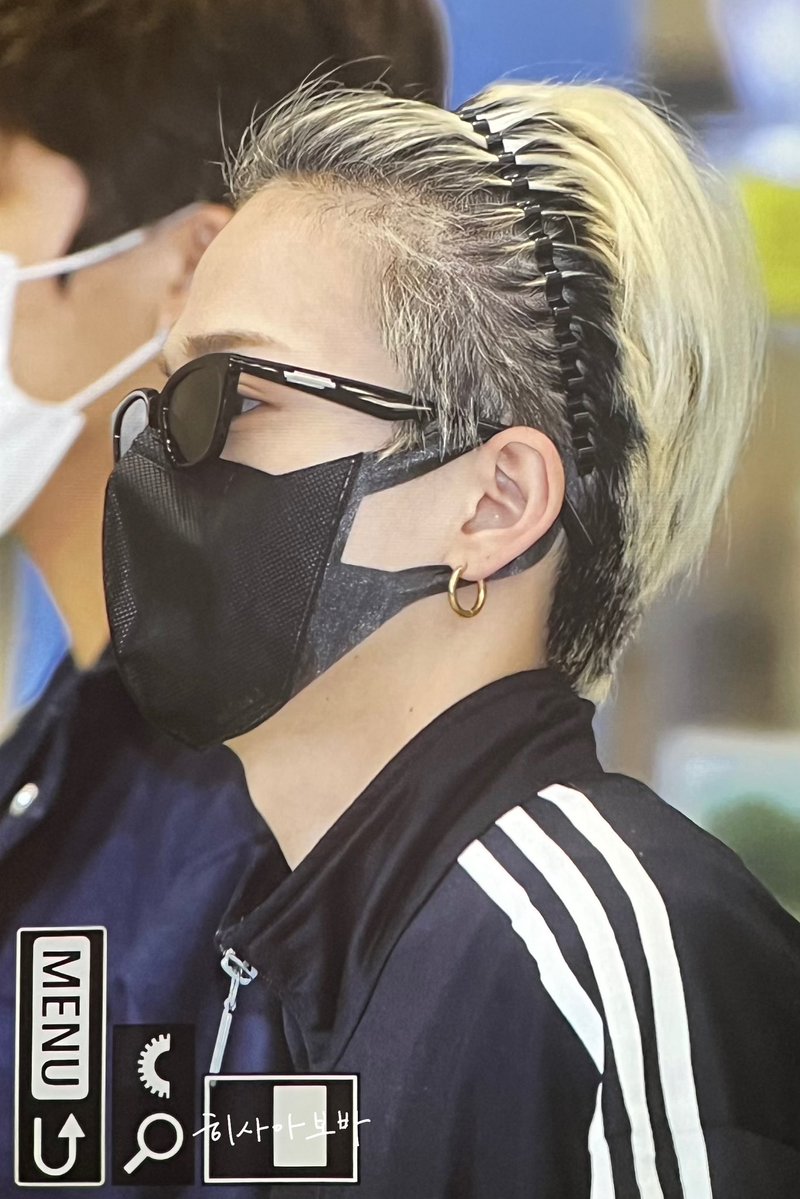 asahi_no_ha's tweet photo. こんなん同じ人やと思わんやん
大阪のヤンキー兄ちゃんすぎるやん
推しこれって見せたら絶対ビビられるって https://t.co/foIRnVg0Wl