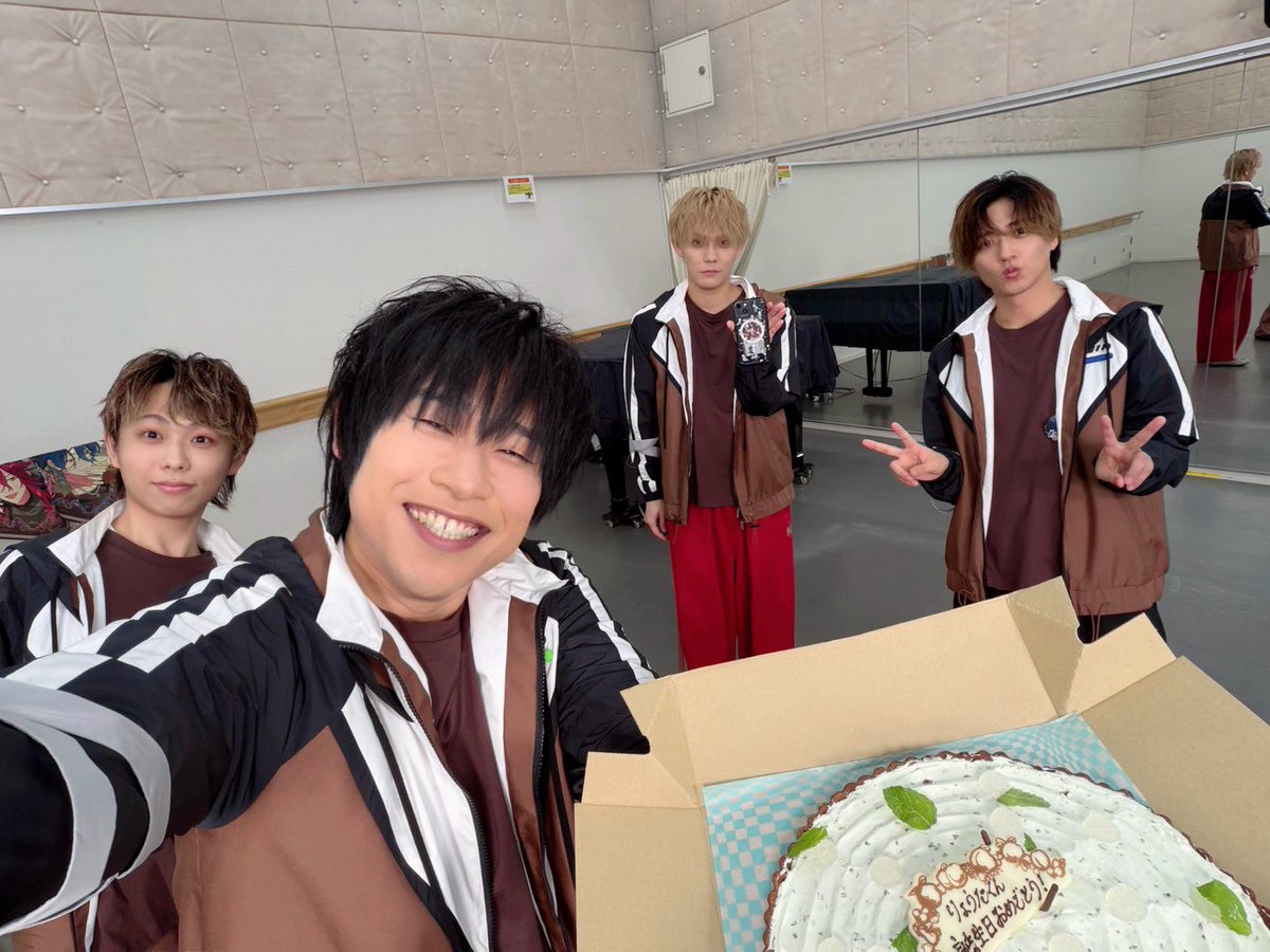 sonosuke_h's tweet photo. 11.12日は全力で楽しみましょうっ‼️✨
#ナイチュー　#あんスタ https://t.co/M4gsDYR8ZD
