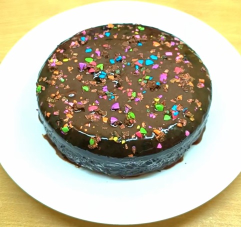 RasoiJxnRecipes's tweet photo. 🍫 Sirf 3 ingredients mein ghar par banaao soft aur tasty Oreo Cake - bilkul aasaan tarike se! 😍✨
No oven, No egg needed. Pure chocolatey swad! ✅Birthdays, parties har occasion par perfect! 🎊Full recipe 👇 https://t.co/kuFCN6969B
#OreoCake #EasyDessert #RasoiJunctionRecipes https://t.co/bJOAUelAWN
