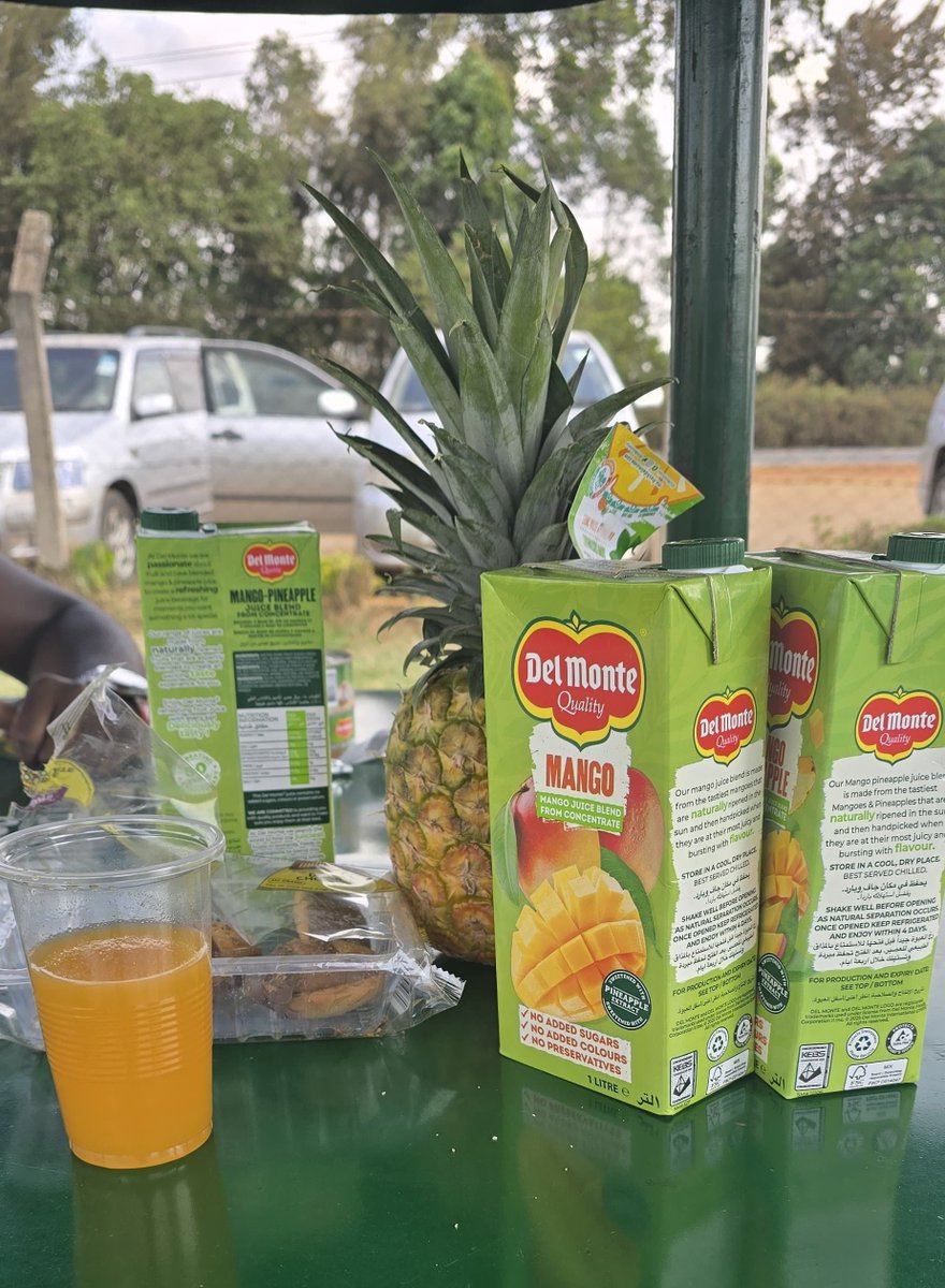musakuru45's tweet photo. Since I quit alcohol I have made new friends who have taught me that you can sit at a "joint" and drink juice for 3 hours. Walevi watasema ni AI. https://t.co/ErdGk15M29