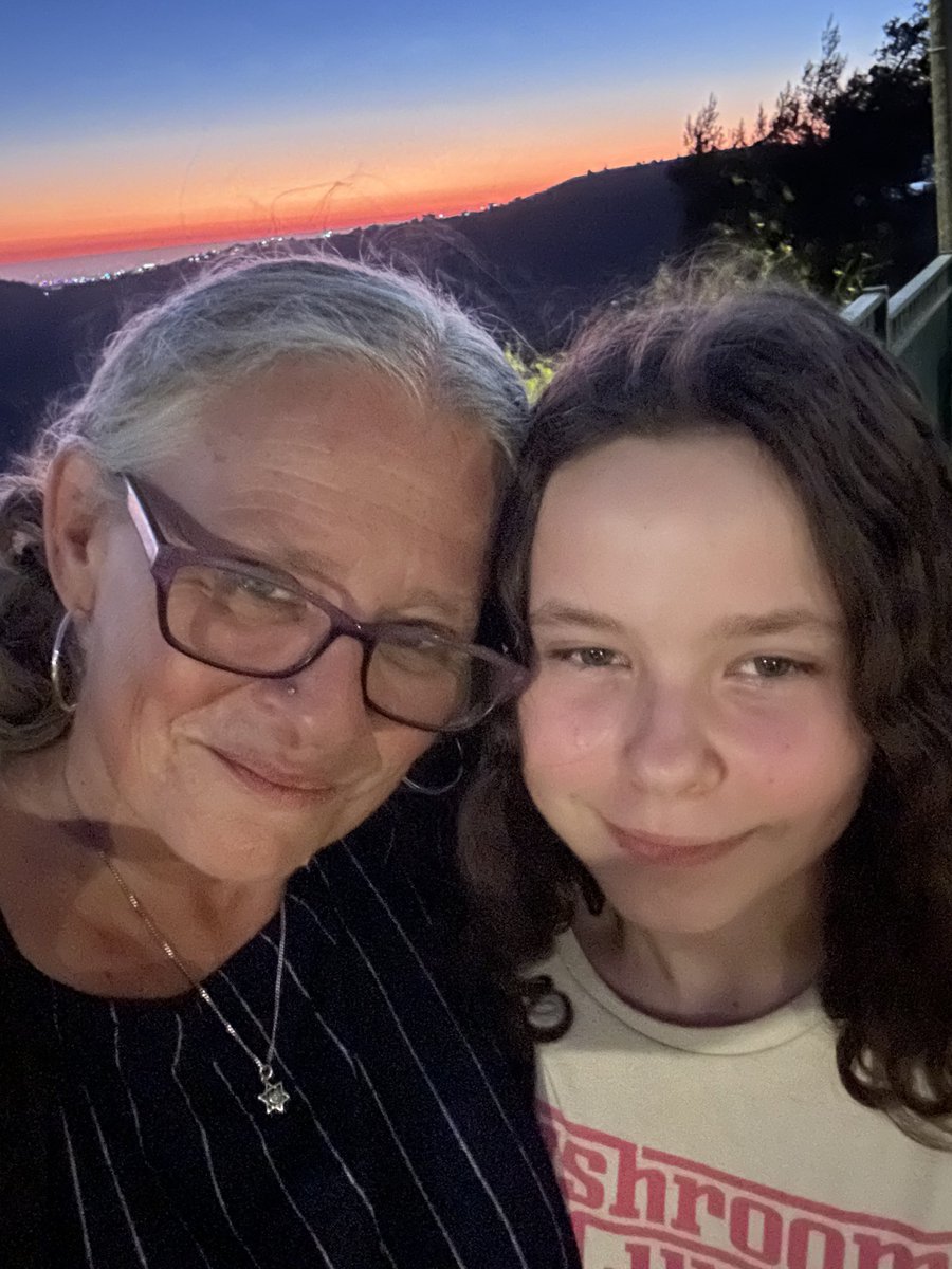 miriampollick's tweet photo. #MakeAliyah✈️🇮🇱

Mishpacha🥹

✨my daughter who has resisted Aliyah

✨refused to speak Hebrew

✨and begged me to go back to California for the first year we were here

✨came home from a play date today and announced
 (in Hebrew) 

✨that she will only be speaking Hebrew from now on 🥰

✨We have passed through an important stage in our absorption into Israeli society 

✨It’s our Aliyah story and I’m so proud✨

🇮🇱Am Yisrael Chai🇮🇱