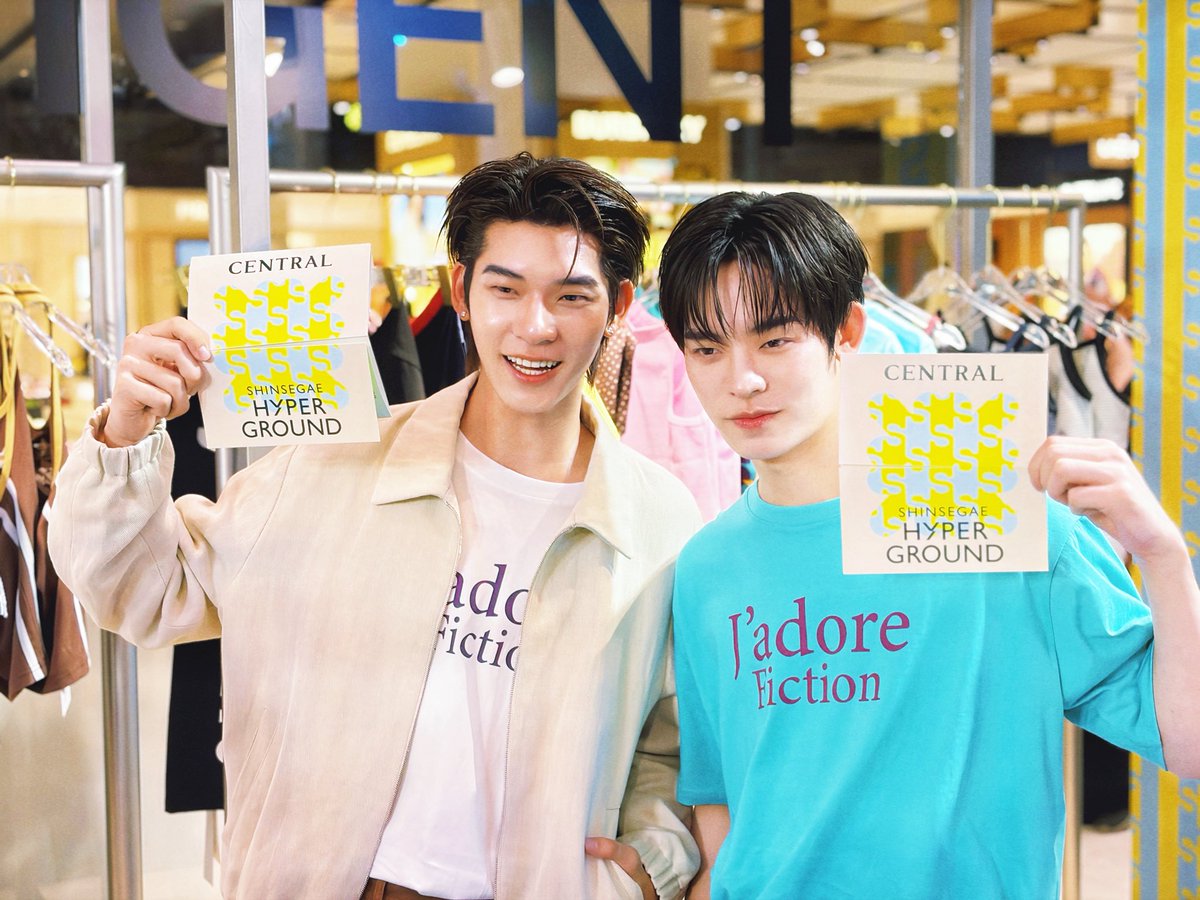 DomundiTV's tweet photo. ขอขอบคุณ “SHINSEGAE” และ @centralwOrld ที่ให้เกียรติ “ตี๋ตี๋” @twnpich และ “ป๋อ” @porsuppakarn ได้มาร่วมกิจกรรมงานในวันนี้นะคะ 🥰

ขอขอบคุณแฟน ๆ ทุกคนที่มาเจอกัน รวมถึงแฟน ๆ ที่ส่งกำลังใจมาให้ทั้งสองคนด้วยนะคะ 🫶🏻✨️

#CentralxShinsegaeWithTeeTeePor https://t.co/CxsbC6CKEW