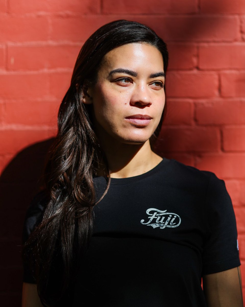 FUJISportsUS's tweet photo. 🥋 Off the mats, still part of the lifestyle.

The Women's Jiu-Jitsu Flow T-Shirt is made for the days between training sessions. Soft, lightweight, and breathable, with a relaxed fit that keeps you comfortable wherever the day takes you. 🤙 https://t.co/K9kn2KA0AJ