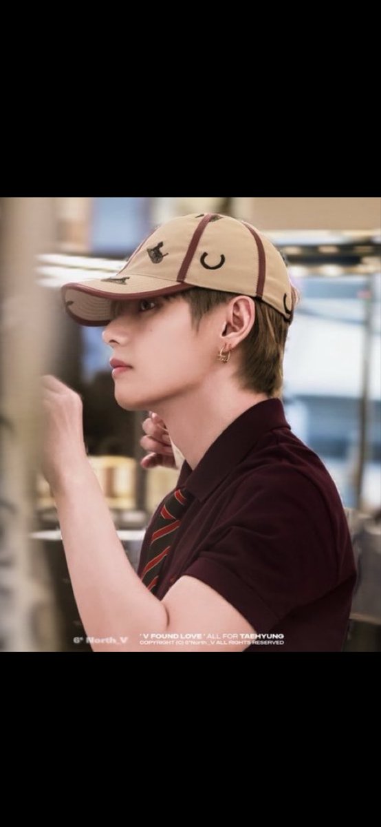 LLilamine10809's tweet photo. WE LOVE YOU TAEHYUNG 

KIM TAEHYUNG 
BTS V #KIMTAEHYUNG
#KimTaehyung #뷔 #김태형 #태형 #BTSV #V
WE LOVE YOU TAEHYUNG 
#TAEHYUNGxCELINE #TAEHYUNGxCELINE #TAEHYUNGxCELINE #TAEHYUNGxCELINE 
KIM TAEHYUNG  #TAEHYUNG 
BTS V #KIMTAEHYUNG
#KimTaehyung #뷔 #김태형 #태형 #BTSV #V https://t.co/7itasMaUoK
