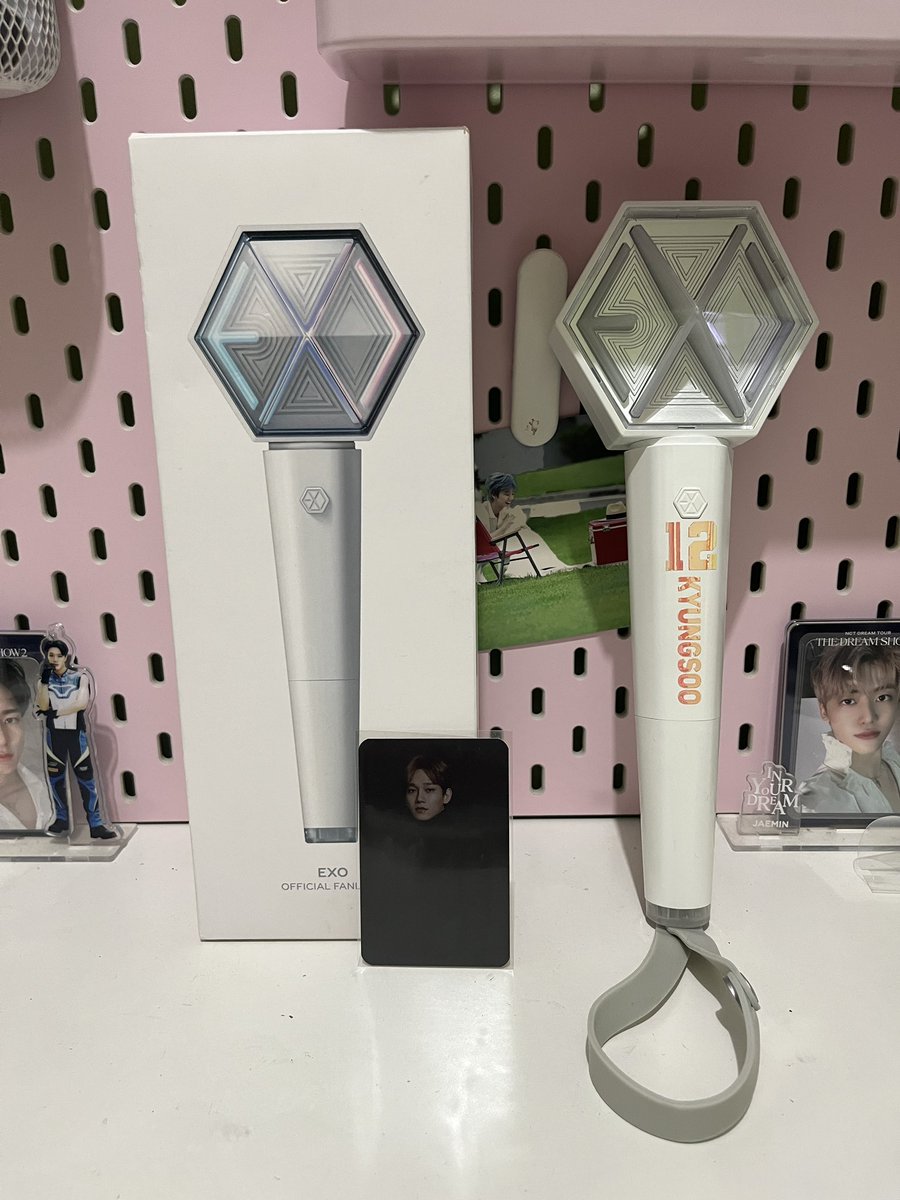 marknochensoo's tweet photo. wts lfb exo ph onhand

official exo lightstick ver 3 with chen pc
2200 php

lighstick has kyungsoo and jongdae decals

mop: gcash, bpi, maya
mod: j&amp;t, sdd

dm me if interested to buy! https://t.co/TSs1SaG6AW