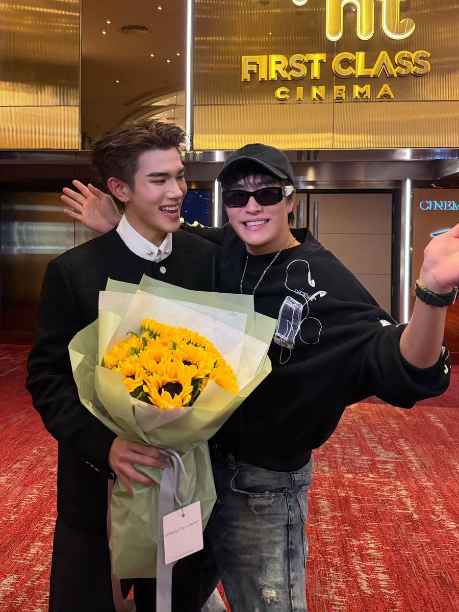anakteinthu's tweet photo. if he really loves that person he will make time to meet them and spend time with them 🤍

#เจมีไนน์โฟร์ท #GeminiFourth 
#Gemini_NT #Fourthnattawat https://t.co/AjAZsEX1z6