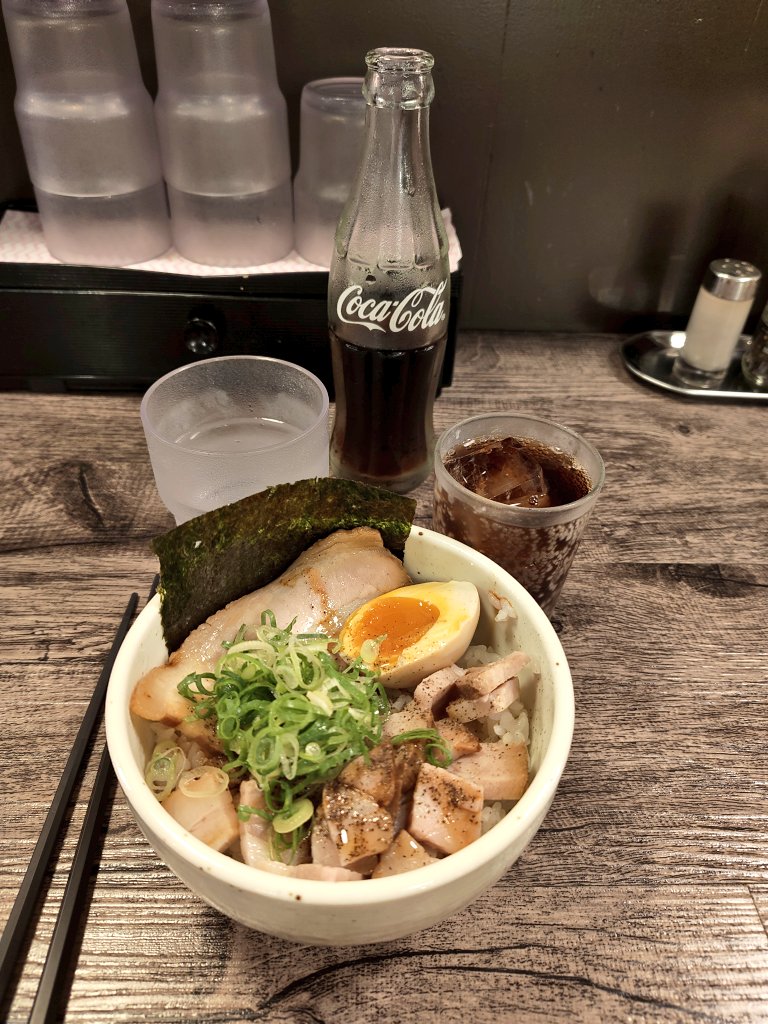 koshoybm's tweet photo. Spending night at Atami, Shizuoka https://t.co/GWkmZdqrwg