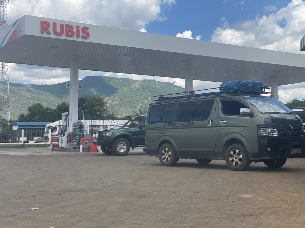AmonClassie's tweet photo. Good evening from this side of life🧚‍♀️🩵

The weekend is almost here, another opportunity to travel around Uganda and the world at large🙏👊

Which next destination should we look up to?🚎🥳 https://t.co/C5v3PhVTCu