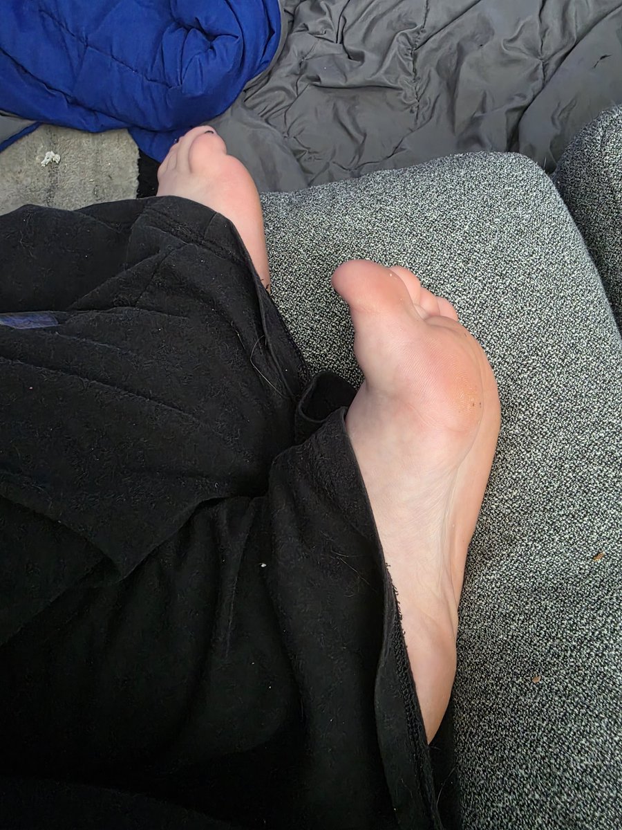 SSSirenFFS's tweet photo. Fireworks aren't free... and neither are cute feet. 😘🎆
Lucky for you, my content is on sale right now.
Stock up while the sale lasts and help keep my Fourth of July sparkling! ❤️🤍💙 https://t.co/JG08H7CELx