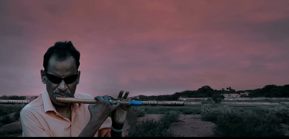 Prabha_Mente's tweet photo. From my Favorite world��
#Cuckoo 🌻🤠🌻 #Frame Paru Ji😍
#LyricsTwitter
மின்சார ரயிலும் வண்ண #குயில் 🌻போல பாடுதே...🎤 https://t.co/WDFxqFPeDk