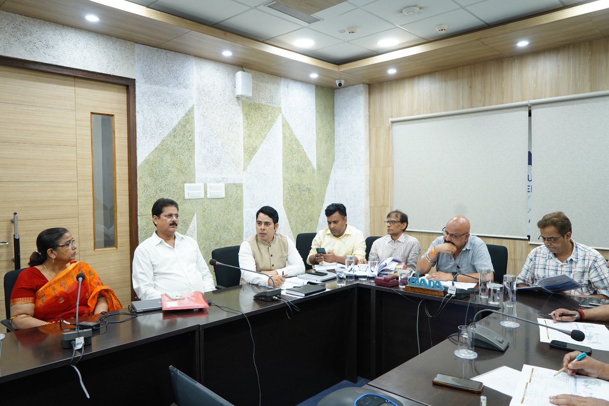 BIADAbihar's tweet photo. Big Boost to Bihar's Industrial Growth!
The Project Clearance Committee (PCC) of #BIADA has approved the allotment of 37.95 acres of industrial land to 29 industrial units, paving the way for an estimated investment of approximately ₹5,998.497 crore and the creation of around 2,923 employment opportunities across Bihar.
The approved projects span high-growth sectors including Advanced Medical Technology, Food Processing, Textiles, chemical manufacturing, Plastic products, Optical emission spectrometers, Electric vehicles, Furniture & Fixtures, Lithium-ion batteries, Compressed Bio Gas (CBG), and General manufacturing. The meeting also approved the allotment of Plug & Play sheds, further strengthening Bihar's industrial ecosystem.
#BiharHaiTaiyar
🚨उद्योग और रोजगार के क्षेत्र में रफ्तार पकड़ता बिहार!
#BuildAndBelieveInBihar
@PMOIndia @PiyushGoyal @CimGOI @GovernorBihar @samrat4bjp @officecmbihar @_ShreyasiSingh @PTI_News @ddnewsBihar @PIB_India @DoC_GoI @investBihar @BiharIndustries @minmsme @ficci_india @bimcgl @BSPCBOfficial @idabihar @IndustriesBihar @dm_patna @dmpurnea @DM_Muzaffarpur @SaharsaDm @Dmpurnea @buxaradmin @FollowCII @IPRDBihar