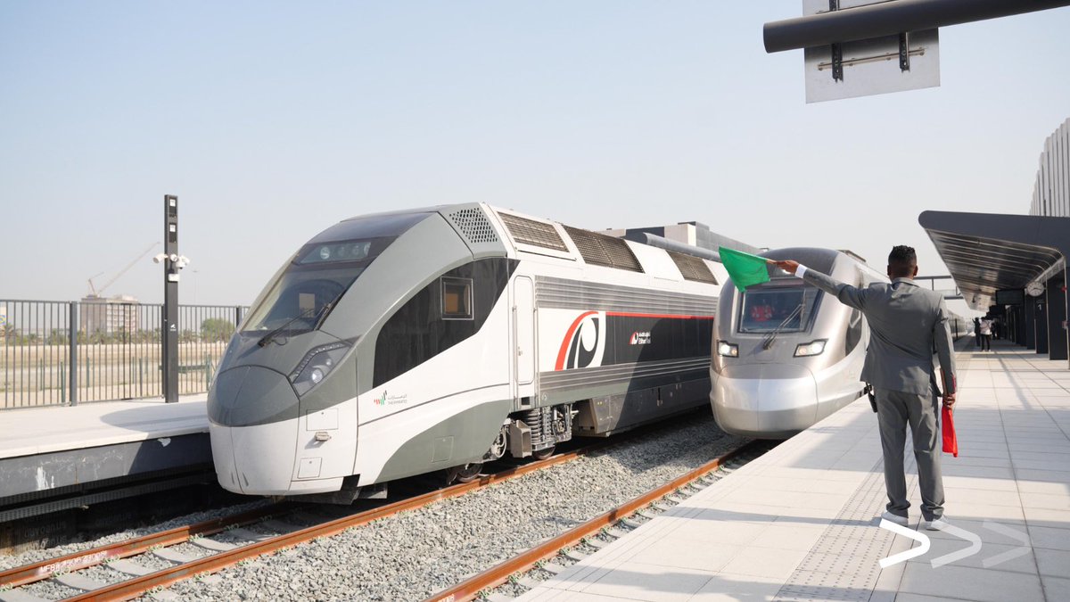 groupekeolis's tweet photo. 🚆 Keolis et Etihad Rail lancent le premier réseau ferroviaire de passagers aux Émirats arabes unis !

Keolis and Etihad Rail just launched the UAE's first national passenger rail network — Abu Dhabi to Fujairah now live, ahead of schedule. 11 cities to come. https://t.co/NbKq5vn5G9 🇦🇪 
#Rail #UAE