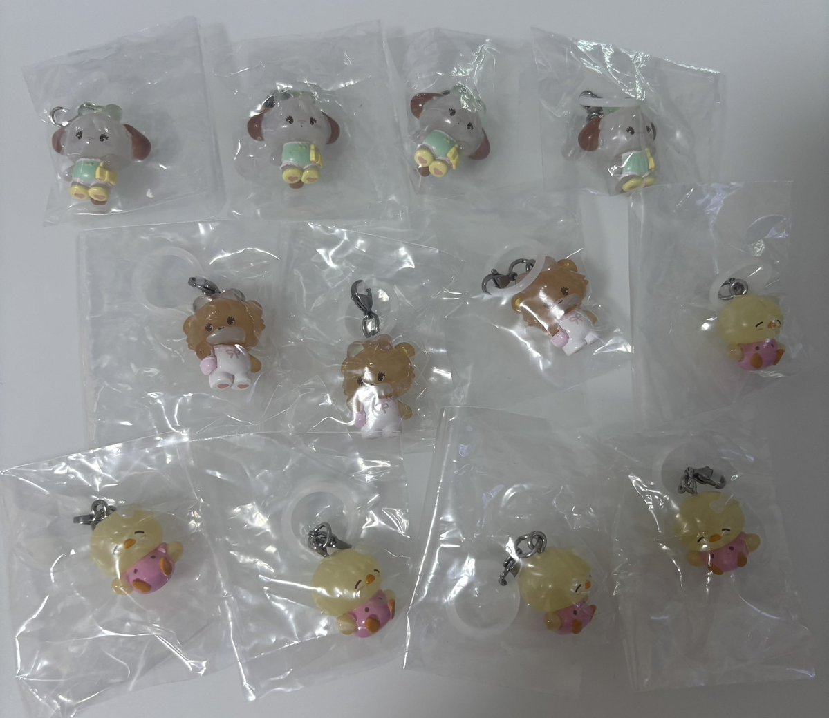 amtkmf18's tweet photo. ガチャガチャ買取

譲 写真の物

求 定価＋送料

1・2枚目は6~10枚目の写真から3点抱き合わせ
3・4・5枚目は6~10枚目から1点抱き合わせ

なるべく纏めて引き取っていただける方優先でさせていただきます。

 サンリオ キーリング mikko 赤見かるび たまごっち 妖怪ウォッチ めじるし https://t.co/xHYrZtOhZx