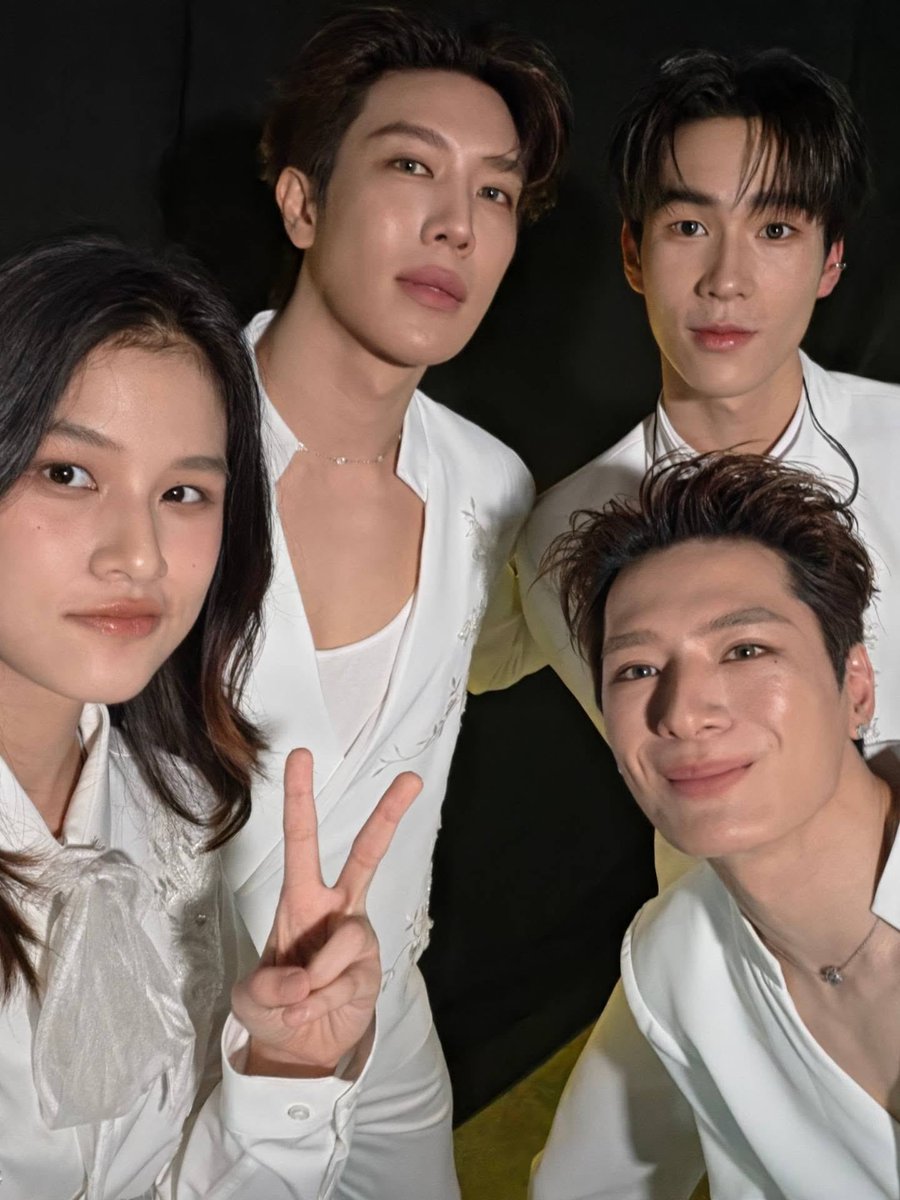 holy_mittu's tweet photo. All of them are amazing

#WUTheSeriesAfterParty #grtsp https://t.co/tXTUHUlXLZ