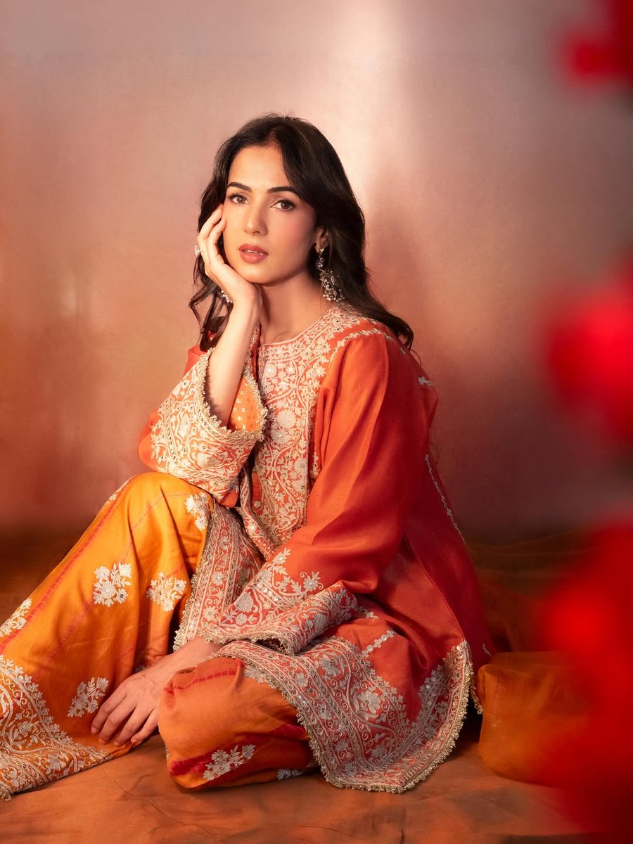 _TFIBanisa's tweet photo. Sonal Chauhan β¨π§‘
#Sonal #SonalChauhan https://t.co/XFhecsVh8u