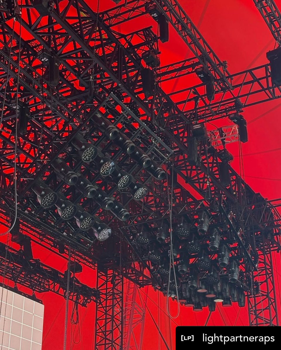 Robelighting's tweet photo. Geared up on a #TechThursday with a site visit from Lightpartner to check out the festival rig powered by Victory Event, Stage &amp; Tour APS using @Robelighting MegaPointe, iSpiider, BMFL &amp; iFORTE LTX FS luminaires with RoboSpot systems.

#robelighting #victoryeventstagetour https://t.co/nyClZIEhFC