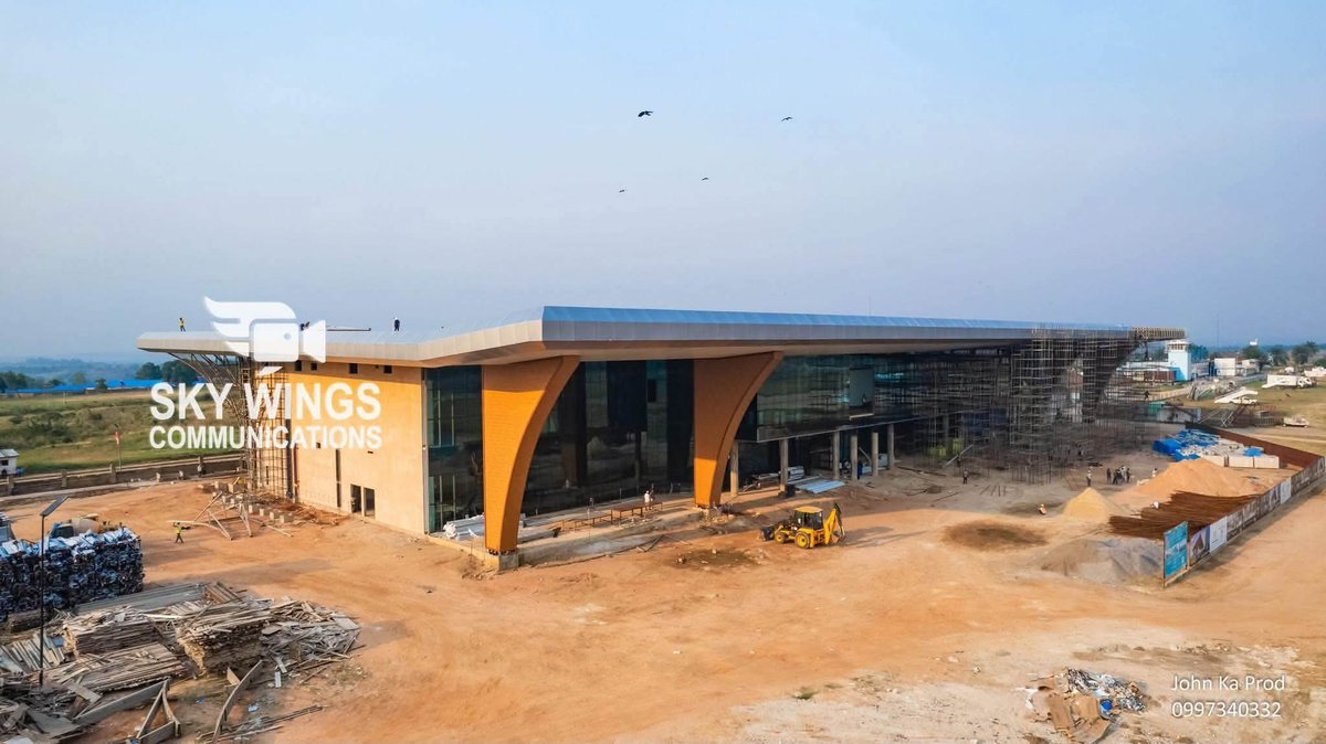 MTPRDC's tweet photo. L'aérogare de l'aéroport de Kananga se dresse comme un symbole du renouveau et du développement.🛩🇨🇩 https://t.co/EcCnvDFXhG
