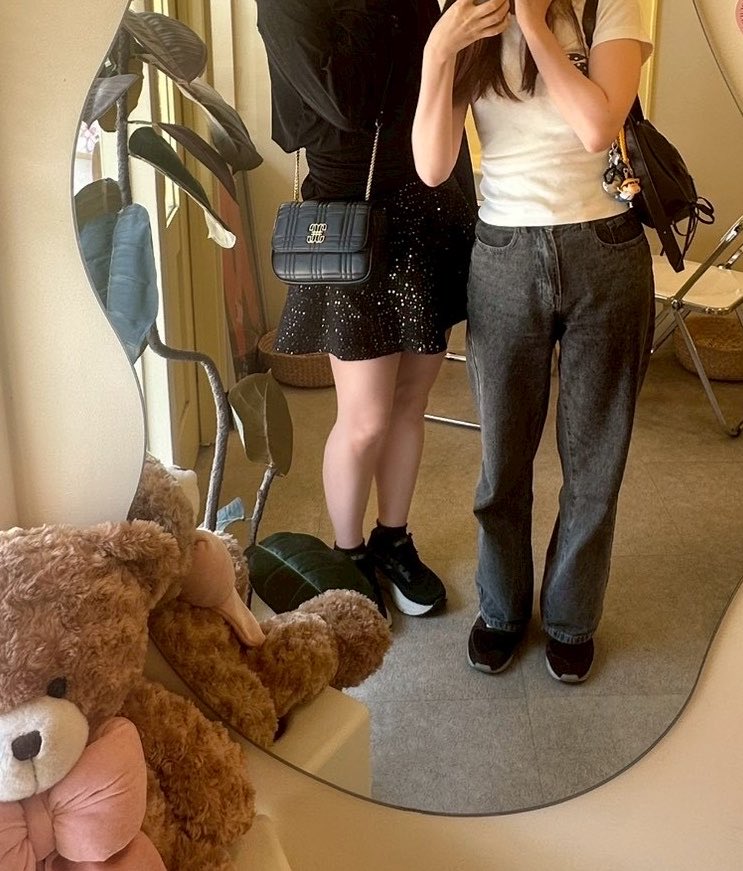 suzu_kasu__'s tweet photo. 友達と上海ディズニー行く約束したんだ🫶 https://t.co/qxfO1WnZuk