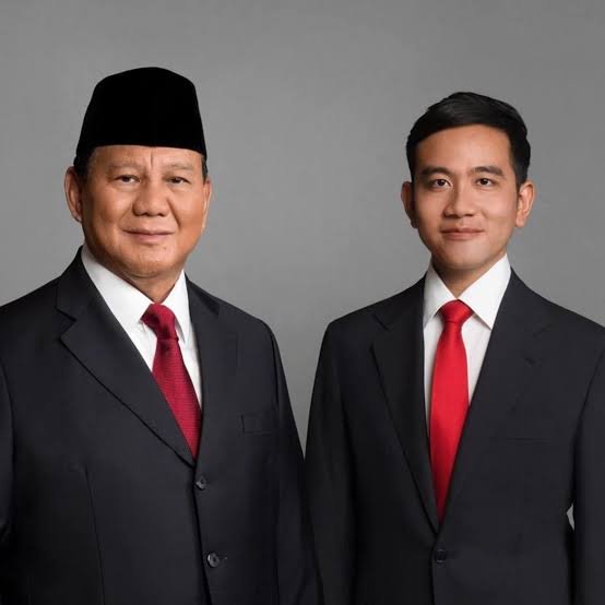 senogp's tweet photo. Penyebabnya. 

Besok-besok kalo rajin baca buku, rajin juga baca background calon presidennya. https://t.co/eiFQmyScxW
