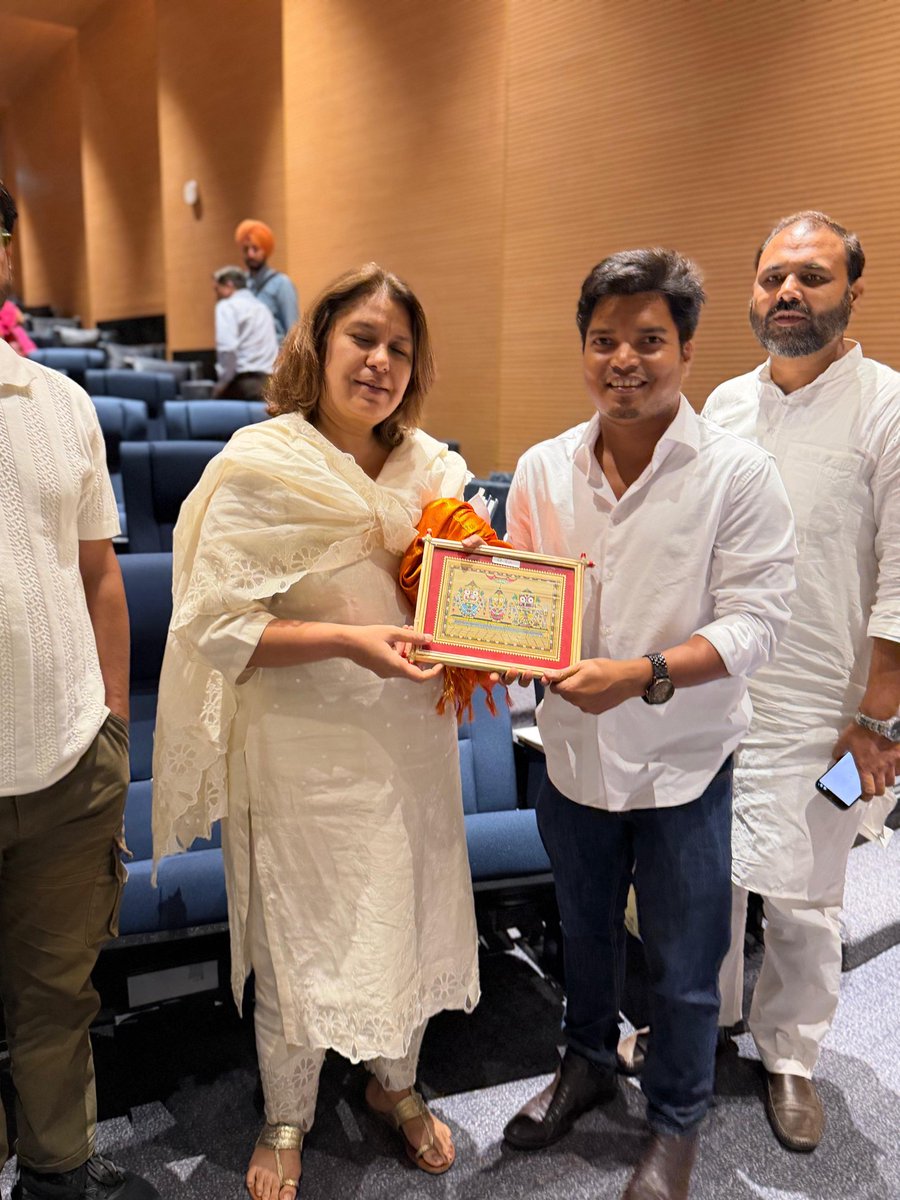 SPradhanINC's tweet photo. Attended the social media department Meta training session today with all national coordinator, incharge and our Chairperson @SupriyaShrinate Myam today. 

It was very insightful and learning experience all together. Thanks to @drsumitdubey @Biswajitbhaictc 

📍 Indira Bhawan, Dh https://t.co/Y7r2DQM9BN
