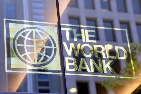 mmsplusnews's tweet photo. W’Bank Approves $1.25bn Nigeria Loan Despite Debt Concerns https://t.co/CuQrlHf2DT https://t.co/TKSBsBJVd9
