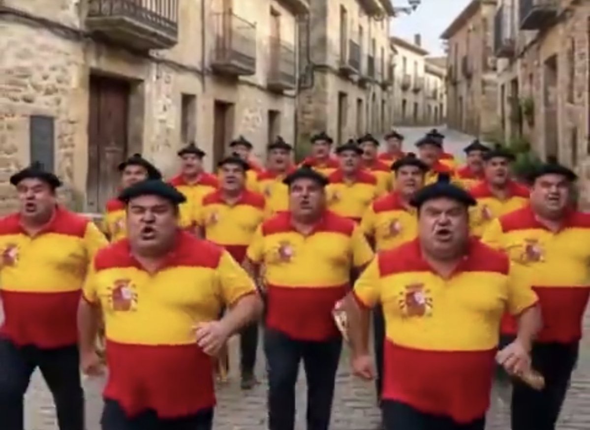pablomurrrr's tweet photo. NO SOY FAN DE LOS HABSBURGO, CHAVAL.
NO SOY FAN DE HAYEK, CHAVAL.
ESOS AUSTRACISTAS ESTÁN MUY MAL.
ESOS TEUTONES NO TIENEN NADA.
ALGO ME DICE QUE AUSTRIA ES CAGADA. https://t.co/BGgilXfYhq